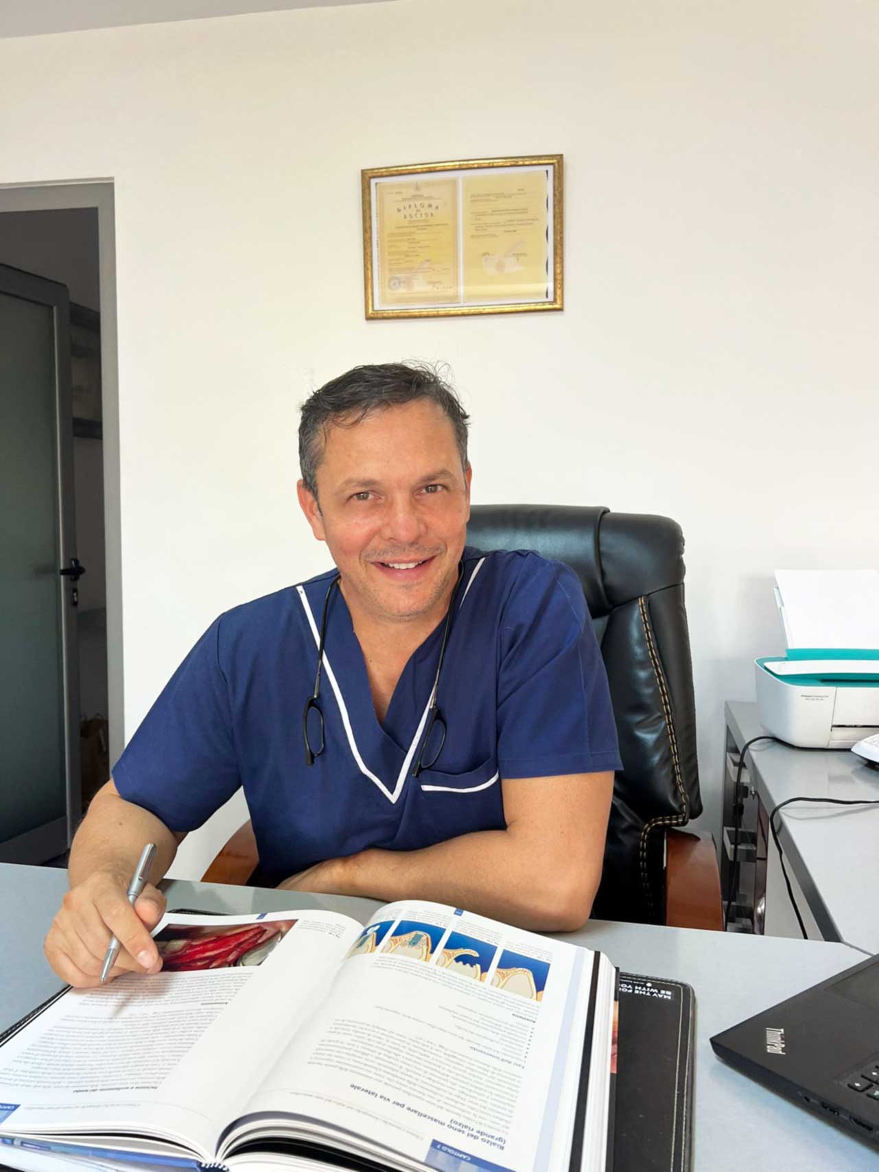 https://www.hyperclinicadentexcel.ro/wp-content/uploads/2022/10/HYPERCLINICA-DentExcel-Dr-Mihai-Nedelcu-v1.27.jpg